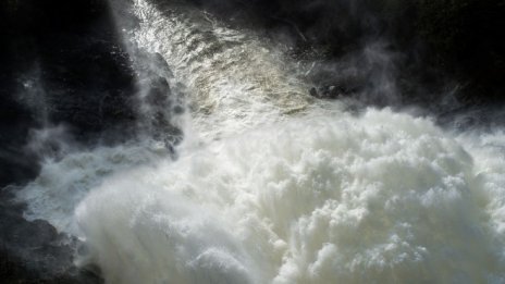 Кабинетът изследва дълбоки сондажи на геотермални води за производство на ток