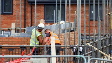 Ръстът на строителството във Великобритания достигна шестмесечен връх
