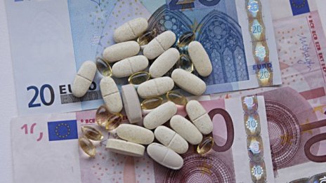 МЗ: Открити са фактури със заличено съдържание на цени и количества лекарства