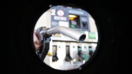 Български ли са горивата, произведени в "Лукойл Нефтохим" от руски петрол?