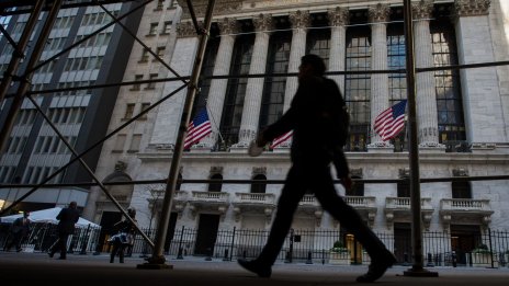 Wall Street продължи декемврийските разпродажби