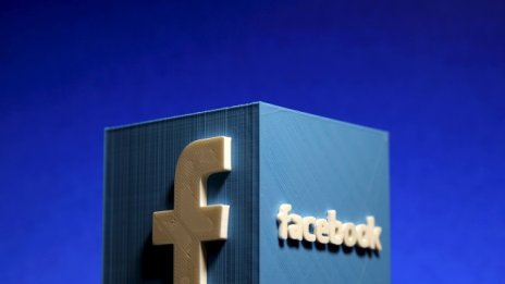 Наема ли Facebook достатъчно жени?