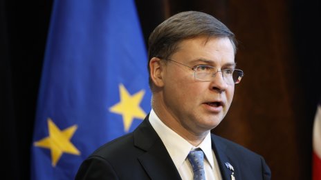 Домбровскис: Може да се наложи страните от ЕС да попълнят бюджета