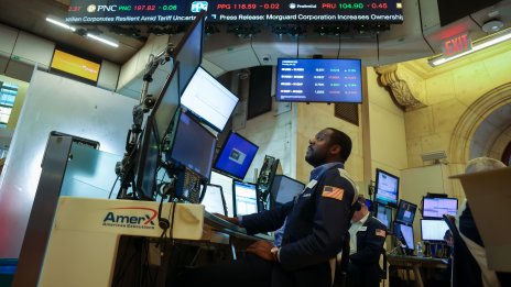 Dow Jones прескочи 48 000 пункта в очакване бюджетната парализа в САЩ да приключи