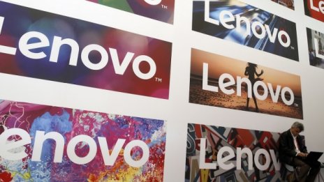 Lenovo очаква бизнесът ѝ със смартфони да се справи с проблемите другата година