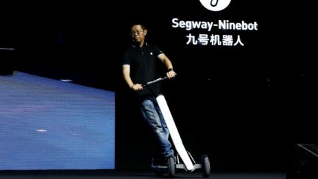 Китайска компания представи е-скутер, който сам се връща до станция за зареждане
