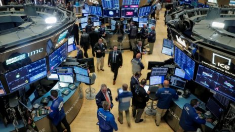 Dow прибавя нови 200 пункта в началото на сесията*