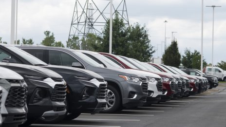 Стават ли автомобилите твърде големи за пътищата в Европа?