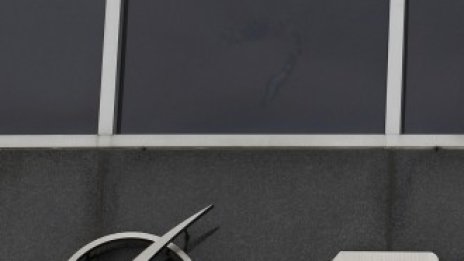 Поръчките на Boeing през първото тримесечие са намалели наполовина