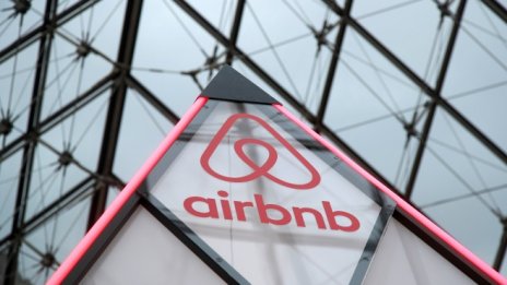 Airbnb ще запази услугите си на Западния бряг