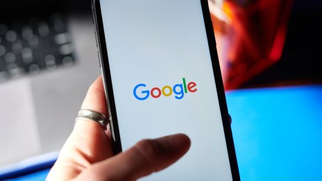 Силните рекламни и облачни продажби подкрепиха резултатите на Alphabet