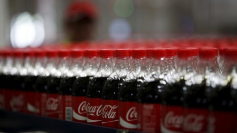 Откраднала ли е бивша служителка търговски тайни на Coca-Cola?