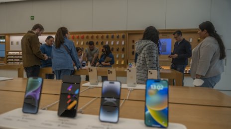 Apple, Alphabet и Amazon са засегнати от икономическия спад, който свива търсенето