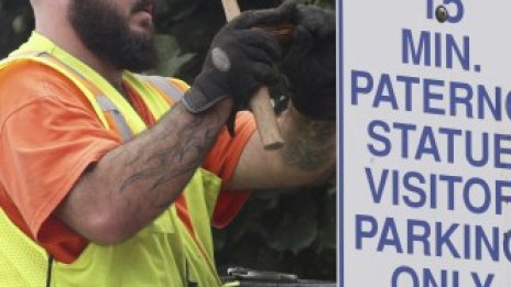 Молбите за помощи за безработни в САЩ остават на високи нива