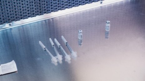 Ще имат ли ваксинираните повече привилегии?