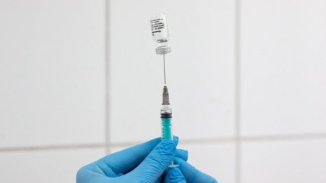 Записаните за ваксина онлайн ще се имунизират само с AstraZeneca засега