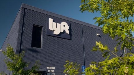 Uber и Lyft ще возят американците безплатно за ваксинация