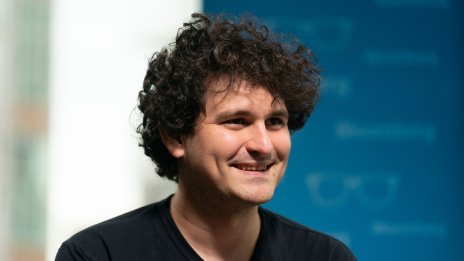 Криптомилиардерът Банкман-Фрийд може да получи до 100 млн. долара от сделката на Мъск за Twitter