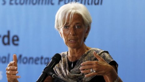 Рисковете пред глобалната икономика растат, предупреждава МВФ