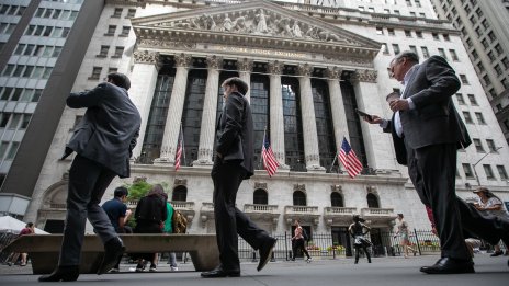 S&P 500 записа символичен ръст в очакване на данните за инфлацията в САЩ