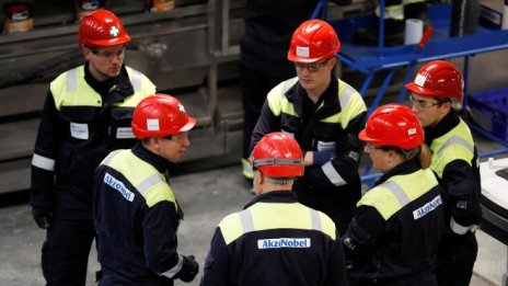 Търсенето на кадри в заводите в еврозоната - единствената спирачка на рецесията