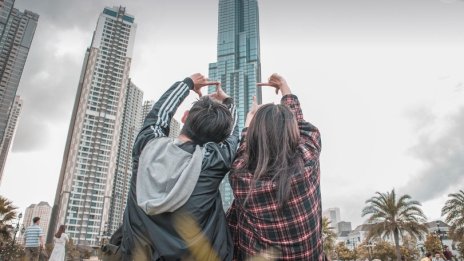 Минава ли духовното съвършенство и пътят към щастието през финансовите блага