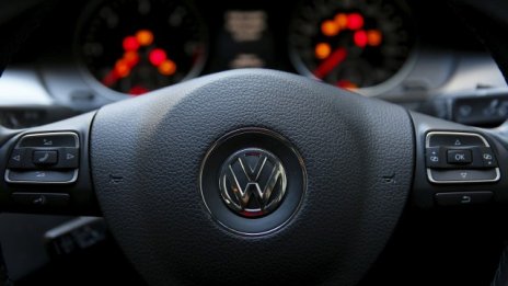 S&P свали рейтинга на Volkswagen 