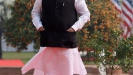 Индия се изправя пред двойна криза – икономическа и политическа