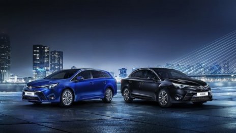 Toyota Avensis получи два двигателя BMW