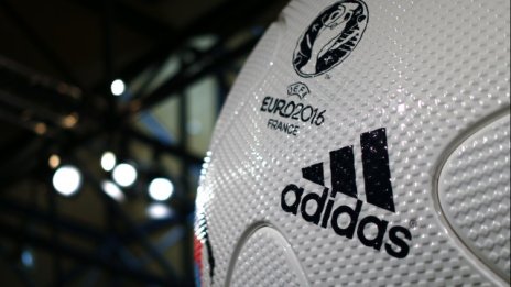 Adidas вече няма да е спонсор на лондонския Челси