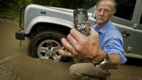 Land Rover навлиза в бизнеса със смартфони