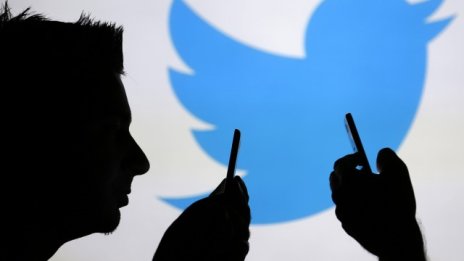 Twitter опипва почвата за IPO