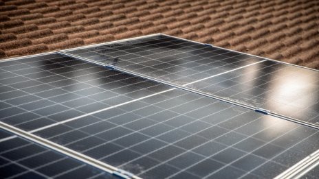 Соларните панели заменят генераторите в домовете в Ирак