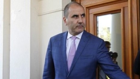 Цветан Цветанов поиска диалог с авиобазата "Граф Игнатиево"