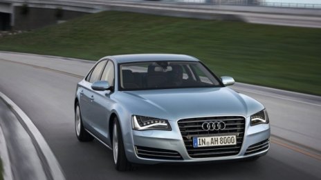 Audi няма да следва пътя на Tesla и BMW