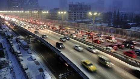 Продажбите на автомобили в Китай с 2,3% ръст през ноември