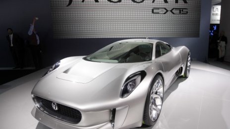 Jaguar иска да се отърве от лакомите двигатели