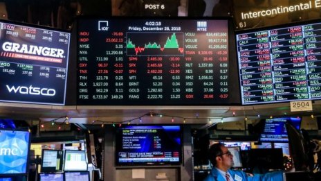 Dow изтри над 280 пункта след туита на Тръмп за митата върху китайския внос