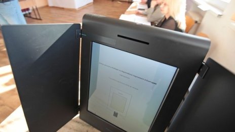 Проф. М. Константинов: Проблемът с машинното гласуване е от спешен порядък