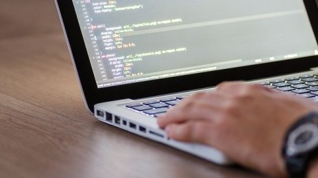 Българите се преквалифицират най-много за програмисти