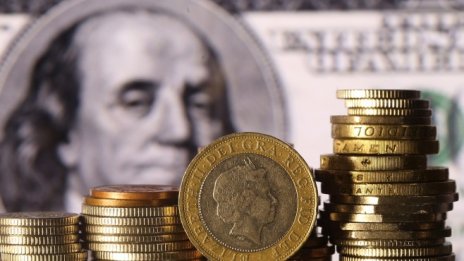 Речта на Тереза Мей продължава да влияе на паунда