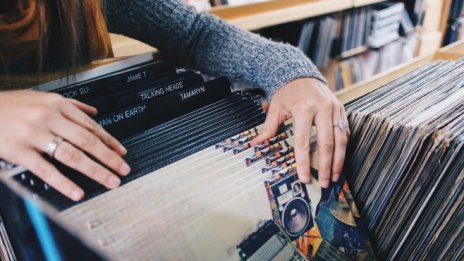 Графика на деня: Завръщат ли се наистина грамофонните плочи?