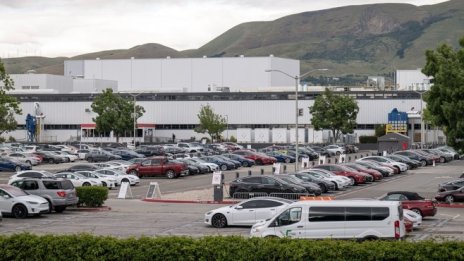 Голямата битка на Мъск с американските власти