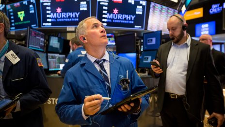 Поскъпването на технологичните акции тласна Nasdaq Composite нагоре с над 1%