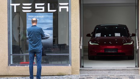 Tesla продължава да отстъпва в Европа за сметка на BYD