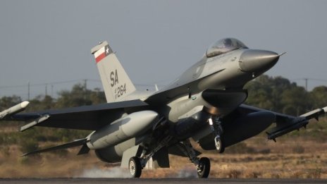 Българска делегация започва преговори в САЩ за F-16