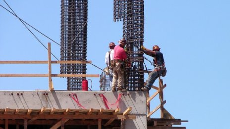 Ръстът на разрешителните за строеж продължава да се забавя през 2016 г.