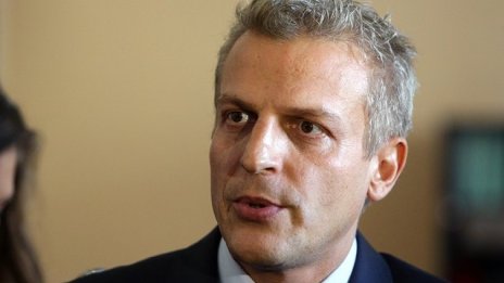 Москов е призован в следствието заради турските ваксини