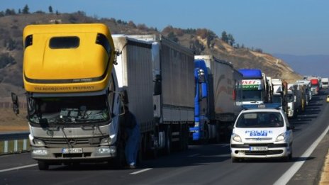 КЗП забрани продажбата на опасни устройства за светлинна сигнализация за коли