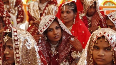 Uber добавя нова услуга за сватбения сезон в Индия на фона на валутната криза 